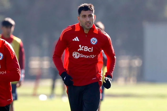Carlos Parra / @laroja/X/Reprodução