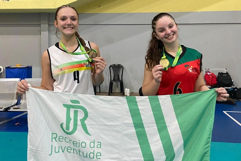 Valentina Brun e Giulia Verona integraram a Seleção Gaúcha que conquistou o Campeonato Brasileiro de Seleções sub-16, em Maringá-PR.<!-- NICAID(15742528) -->