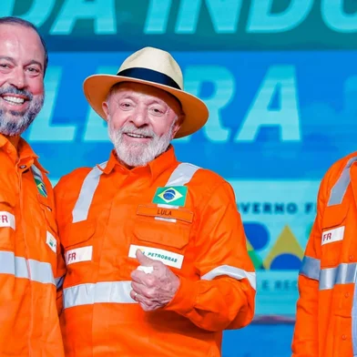 Ministro de Minas e Energia, Alexandre Silveira, presidente da República, Luiz Inácio Lula da Silva, e minsitro da Casa Civil, Rui Costa.<!-- NICAID(15978956) -->