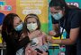 Experiência do Chile será 'divisor de águas' para aplicação da CoronaVac em crianças de três a cinco anos, diz infectologista