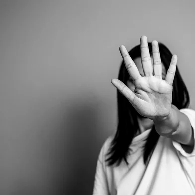 Pare, violencia contra mulher. Foto: asiandelight / stock.adobe.comFonte: 213579449<!-- NICAID(15503191) -->