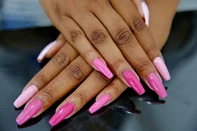 PORTO ALEGRE, RS, BRASIL 21/11/2018 -  Tendência de unhas degradê - Caderno Donna. (FOTO: ROBINSON ESTRÁSULAS/AGÊNCIA RBS)<!-- NICAID(13840983) -->