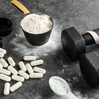 Whey protein, creatina e musculação - Foto: Alexey Koza/stock.adobe.comFonte: 488823842<!-- NICAID(15420047) -->