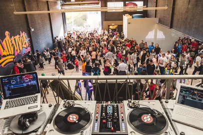Fluência Casa Hip Hop<!-- NICAID(14409688) -->