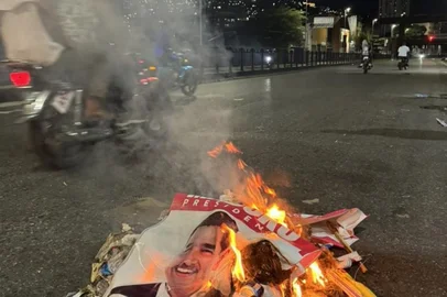 Cartazes de Nicolás Maduro<!-- NICAID(15827524) -->