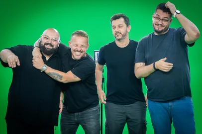 Elenco do Pretinho Básico, da Atlântida, anuncia turnê com novo show de stand up!“Stand Up Do Pretinho” estará em cartaz em todo o Rio Grande do Sul e Santa CatarinaEm Caxias, se apresentam no domingo, dia 23, no UCS Teatro<!-- NICAID(15998607) -->