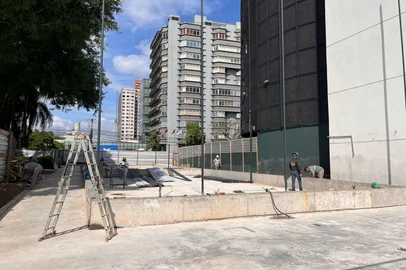Praia de Belas Shopping constroi quadras esportivas junto ao empreendimento e faz mudanças em estacionamento no prédio anexo<!-- NICAID(15993397) -->