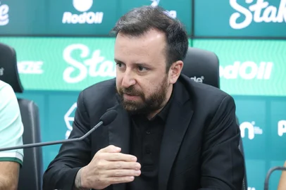 Lucas Andrino<!-- NICAID(16187639) -->