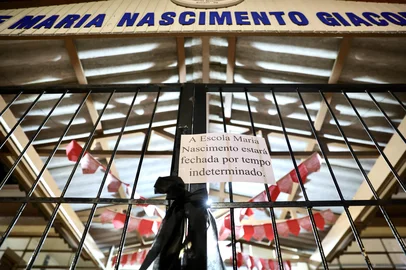 Estação, RS, Brasil, 08-07-2025– Ataque a faca em escola municipal deixa uma criança morta e outras três pessoas feridas na manhã desta terça-feira (8), em Estação, no norte do Rio Grande do Sul. O crime ocorreu por volta das 10h na Escola Maria Nascimento Giacomazzi, no centro da cidade. Foto: Jefferson Botega/Agência RBSIndexador: jeff botega<!-- NICAID(16076202) -->