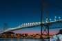 Ponte Hercílio Luz iluminada, em Florianópolis, capital de SC<!-- NICAID(15454448) -->