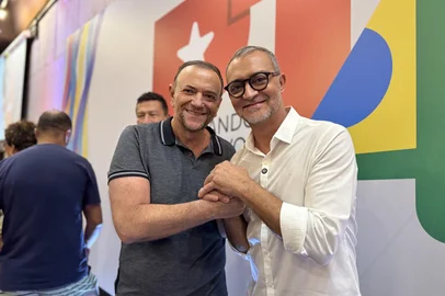 Pré-candidato do PT ao governo do Estado, o ex-deputado Edegar Pretto, se encontrou novamente com o presidente do PT Nacional, Edinho Silva (foto), e outros líderes petistas na festa do aniversário de 46 anos da sigla, em Salvador (BA)<!-- NICAID(16221229) -->