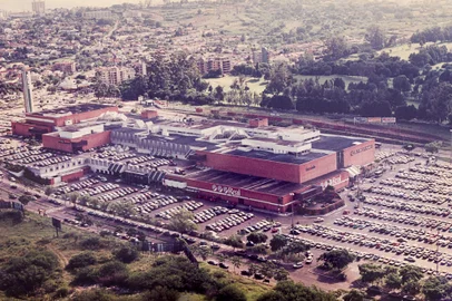 Imagens antigas do Iguatemi para marcar 40 anos da inauguração do primeiro shopping de grande porte da Capital<!-- NICAID(15399984) -->