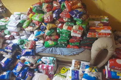 Na festa de domingo, realizada em frente ao São Patrício Bar, dia 17 de março, festejando o Dia de São Patrício, foram arrecadadas aproximadamente 3 toneladas de alimentos para doação. Esses serão distribuídos por Márcia Zatta Grisa a pessoas que estão em dificuldades financeiras ou sociais. A entrada no evento pedia 2 kg de alimentos não perecíveis, o tempo ajudou e muitas pessoas compareceram. A festa é realizada todos os anos, porém , neste ano a arrecadação foi superior ao previsto.<!-- NICAID(15709591) -->