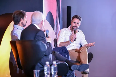 Mauricio Tonetto / Divulgação Eduardo Leite defende reformas institucionais e mobilização dos moderados em painel do Fronteiras do Pensamento<!-- NICAID(16240728) -->