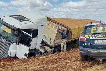 Polícia apreende cerca de 700 mil cigarros paraguaios após perseguição na BR-386