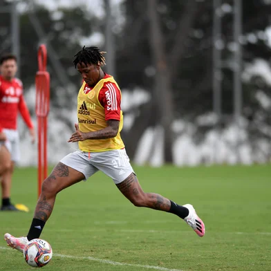 Treino do Inter no CT Parque Gigante. Na foto, o atacante Abel Hernández.<!-- NICAID(14737126) -->