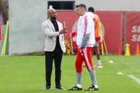 Técnico Paulo Pezzolano ao lado de Fabinho Soldado, executivo de futebol do Inter<!-- NICAID(16360571) -->