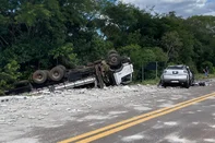 Imagem do acidente na BR-386 em Carazinho.<!-- NICAID(16265007) -->