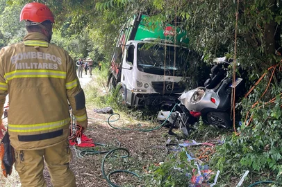 Acidente com morte é registrado na RS-324, entre Passo Fundo e Marau<!-- NICAID(16211801) -->