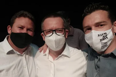 Edi Carlos Pereira de Souza, Beto Albuquerque e vereador Wagner Petrini, no pré-lançamento da candidatura de Beto ao governo do Estado.<!-- NICAID(14881867) -->