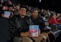 "Tem a vibe dos cinemas que aparecem nos filmes": público comemora reabertura do Cine Victoria
