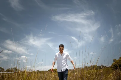 O músico caxiense Rodrigo D'Amarna vai lançar um novo single no dia 3 de fevereiro. O som foi gravado juntamente com Cássio Vianna, no estúdio JV.<!-- NICAID(15328938) -->