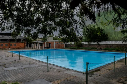 PORTO ALEGRE, RS, BRASIL - 27/01/2022Piscina do CECORES (Centro de Comunidade da Vila Restinga) é a terceira pública a abrir na cidade<!-- NICAID(15000763) -->