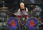 Foo Fighters demite baterista Josh Freese após dois anos: "Decepcionado"