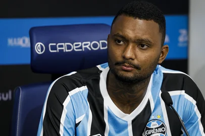Porto Alegre, RS, Brasil, 17-02-2025: Apresentação do lateral-esquerdo Luan Cândido, no CT Luiz Carvalho, do Grêmio. Foto: Mateus Bruxel / Agencia RBS<!-- NICAID(15977956) -->