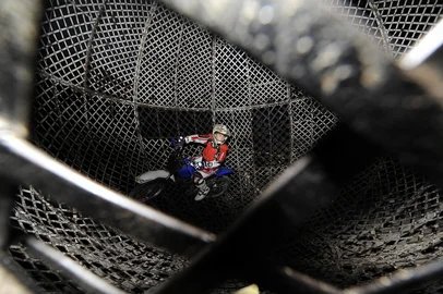 Eduardo Henrique Guidini, 12 anos, motociclista do Globo da Morte do Circo Orlando Orfei<!-- NICAID(7618110) -->