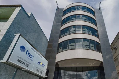 Grupo Uniftec<!-- NICAID(14967994) -->