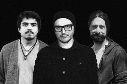 Sweet Beetle Juice e Fliperamas no Stage  A Sweet Beetle Juice faz show juntamente com a Fliperamas nesta sexta, dia 8 de dezembro, no Stage Music bar, em Caxias do Sul, a partir das 23:00 horas,.A banda apresenta no repertório músicas que fazem parte do novo trabalho da banda, que será lançado esse 2024, como E Eu, Eu Não Preciso, Hey e Eu Não Sei Falar Inglês.A Sweet Beetle Juice  começou em 1994, militando no puro rock and roll dos anos 50, e foi agregando novas influências durante os anos. A banda gaúcha obteve muita repercussão nos seus trabalhos anteriores, com elogios da imprensa especializada como a MTV, a revista BIZZ, Guitar Player e Zero Hora. A Sweet Beetle Juice promete para o show muita música pra dançar e muito ska, rockabilly e rock.A Sweet Beetle Juice é formada por Leo Vargas (guitarra e vocal), Vinícius Dall`Igna (baixo) e Cléber Oliveira (bateria), mais Fábio Gomes no trombone e Thiago Rodrigues no trompete. A Fliperamas responde pela mais pura surf music australiana e internacional, com muitas versões de Australian Crawl, Vspy Vpsy, Men at Work, The Cure, Sublime, Jack Johnson, Ziggy Marley e muito mais. O trio é formado por Vanderson Lima (guitarra e vocal), Leo Vargas (baixo e vocal) e João Pedro (bateria).   Serviço: Show: Sweet Beetle Juice e Fliperamas Local: Stage Music bar Endereço: R. Garibaldi, 998 Centro - Caxias do Sul Data: 8 de dezembro Hora: 23:00 horas<!-- NICAID(15618059) -->