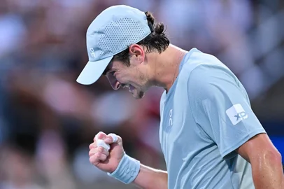 MONTREAL, CANADA - AUGUST 09: Joao Fonseca of Brazil reacts against Ben Shelton of the United States during their singles Round of 16 match on day eight of the ATP 1000 National Bank Open presented by Rogers at Stade IGA on August 9, 2026 in Montreal, Quebec, Canada.   Minas Panagiotakis/Getty Images/AFP (Photo by Minas Panagiotakis / GETTY IMAGES NORTH AMERICA / Getty Images via AFP)<!-- NICAID(16346818) -->
