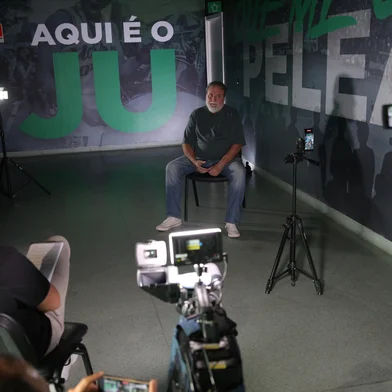 CAXIAS DO SUL, RS, BRASIL, 14/02/2025. Reportagem especial sobre os 50 Anos do Estádio Alfredo Jaconi. Na foto, Newton Fernando de Carvalho, ex-funcionário e filho do ex-presidente do Juventude, Lauro de Carvalho. (Porthus Junior/Agência RBS)<!-- NICAID(15976981) -->