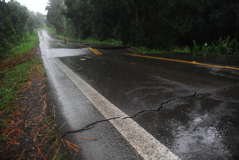 RS-444 é bloqueada em Bento Gonçalves nesta terça-feira (30), por conta da chuva. <!-- NICAID(15748988) -->