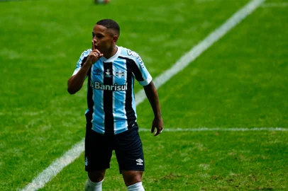 PORTO ALEGRE, RS, BRASIL,  06/06/2021-   Grêmio x Santa Cruz pela Recopa Gaúcha. Foto: Marco Favero / Agencia RBS<!-- NICAID(14801870) -->