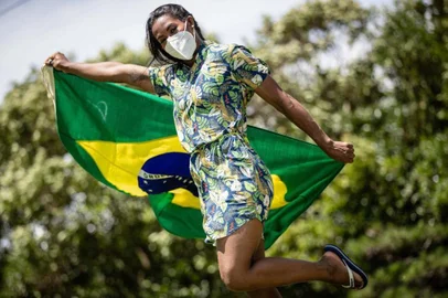 16/07/2021- Ketleyn Quadros, do judô, e Bruninho, do vôlei, serão os porta-bandeiras do Brasil nos Jogos Olímpicos Tóquio 2020.  Foto: Twitter @timebrasil / Reprodução<!-- NICAID(14837614) -->