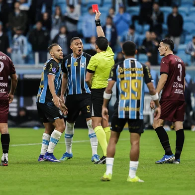 PORTO ALEGRE, RS, BRASIL, 26-05-2026: Grêmio vs Torque, na Arena, pela Sul-Americana 2026. Na foto, o jogador do Grêmio, Carlos Vinícius. Foto: Renan Mattos/Agência RBS<!-- NICAID(16293792) -->