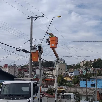 Prefeitura de Caxias estima trocar 1,5 mil lâmpadas queimadas até o final deste ano<!-- NICAID(14911215) -->