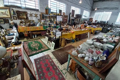 Feira de antiguidadesdo Antiquário Jonathan Franco<!-- NICAID(15970087) -->