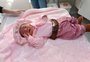 Pai veste recém-nascida com roupa típica gaúcha para realizar último desejo da mãe, morta durante parto