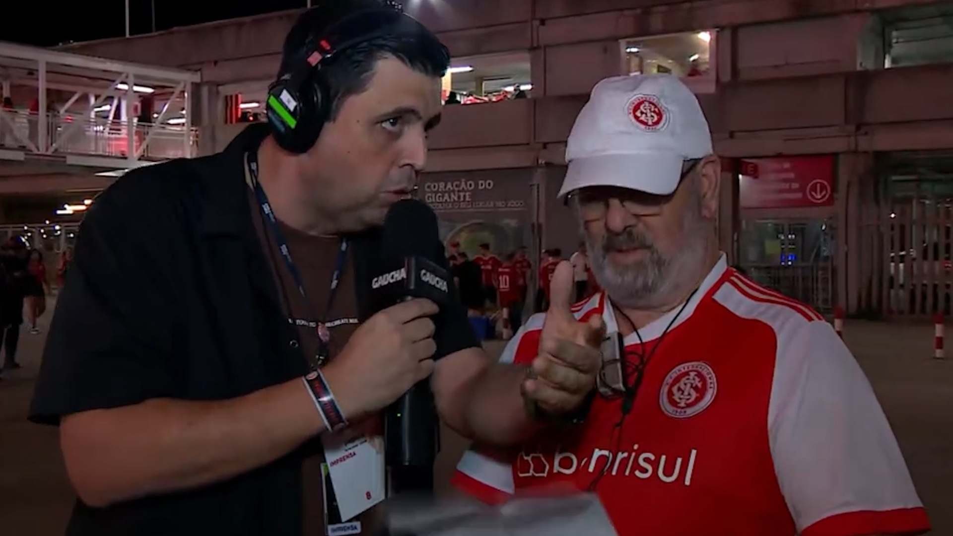 Torcedor for&ccedil;ou alta do hospital para estar no Gre-Nal