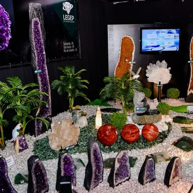 Com a expectativa de superar o volume de negócios de 2022, começa nesta sexta-feira (28) a  21ª edição da Exposol. A feira é o maior evento de joias e pedras preciosas da América Latina e segue até 1º de maio no Parque de Eventos Centenário Rui Ortiz em Soledade, no norte do Estado.<!-- NICAID(15413577) -->