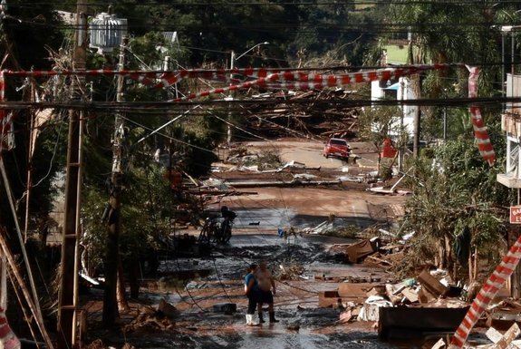 Arroio do Meio, RS, Brasil, 05/05/2024 - Cenário de destruição no bairro Navegantes em Arroio do Meio, no Vale do Taquari. - Foto: Jefferson Botega/Agência RBS<!-- NICAID(15754790) -->