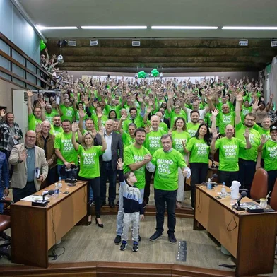 Encontro pluripartidário celebra mais de 88% do Plano de Governo de Adiló e Paula executado ou em andamento. Intitulado de “Rumo aos 100%”, evento lotou o plenário da Câmara de Vereadores na manhã de sábado (9).<!-- NICAID(15622605) -->