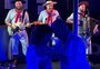 Porto Alegre ganha palco cultural flutuante que une passeio de barco com tradicionalismo nas águas do Guaíba