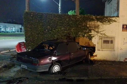 Duas pessoas morreram em um acidente na RS-239, em Sapiranga, no Vale do Sinos.<!-- NICAID(15139266) -->
