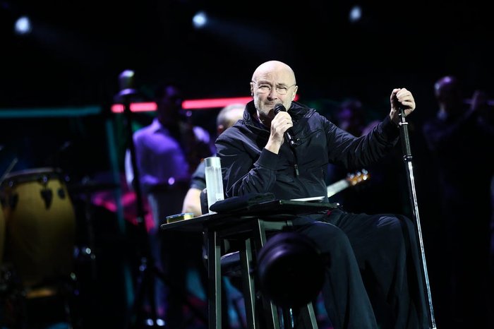 Phil Collins sai da aposentadoria e faz sua estreia solo com show