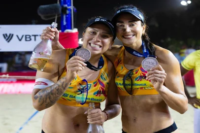 Rebecca, Carol Solberg, vôlei de praia
