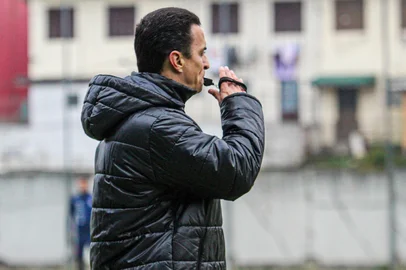 Treino do Caxias para a Série C 2025. Na foto, o técnico Junior Rocha.<!-- NICAID(16057222) -->